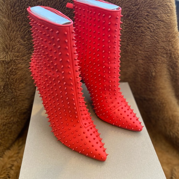 Steve Madden Shoes - VAPOR WOMENS STUDDED POINTED TOE ANKLE BOOTS IN RED